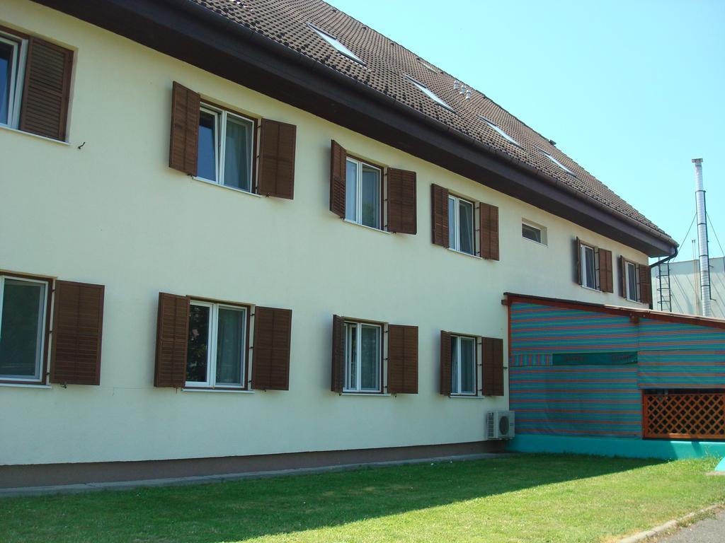 Hotel Termal Tiszaujvaros Exterior photo